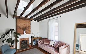 Guest House Raleigh- Adults Only